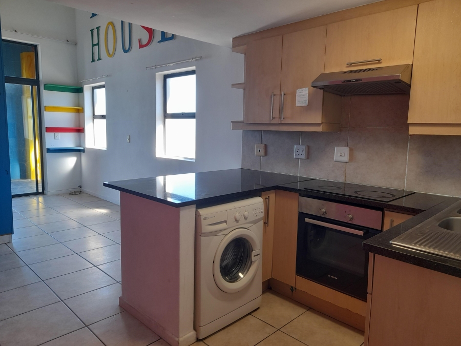 To Let 2 Bedroom Property for Rent in Muizenberg Western Cape
